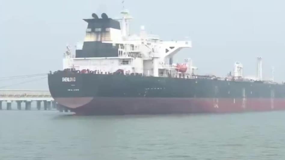 तनाव के बीच होर्मुज जलडमरूमध्य पार कर मुंबई पहुंचा तेल टैंकर, भारतीय कप्तान की अगुवाई में पूरी हुई सुरक्षित यात्रा