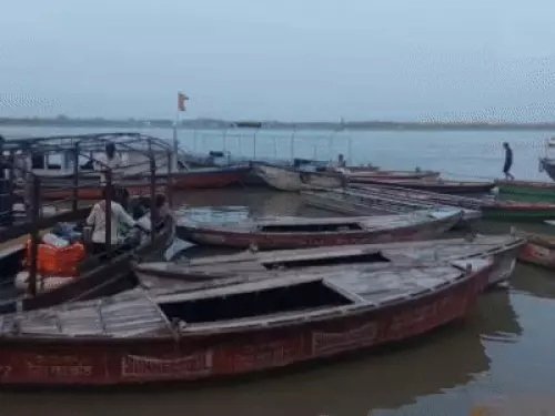 होली पर वाराणसी में गंगा में नौका विहार पर ब्रेक, सुबह 4 से शाम 4 बजे तक पूर्ण प्रतिबंध