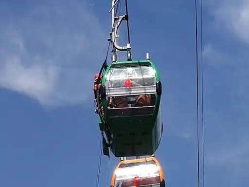 बरसाना केबल कार मॉक ड्रिल: 100 मीटर ऊंचाई पर फंसे यात्रियों को सुरक्षित निकाला गया