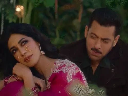 सलमान खान की फिल्म ‘मातृभूमि’ का नया गाना “चांद देख लेना” रिलीज, ईद से पहले फैंस को मिला खास तोहफा