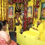 राष्ट्रपति मुर्मू ने वृंदावन में संत प्रेमानंद से की मुलाकात, आध्यात्मिक चर्चा के बाद कैंसर यूनिट का किया उद्घाटन