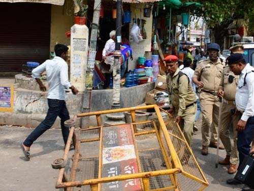 हत्याकांड की तस्वीरें: सिर-सीने में लगीं 4 गोलियां, यूपी कॉलेज में दिनदहाड़े फायरिंग से छात्र की मौत