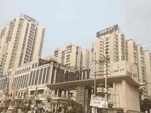 नोएडा में दर्दनाक हादसा: 12वीं मंजिल से गिरकर 3 वर्षीय बच्चे की मौत