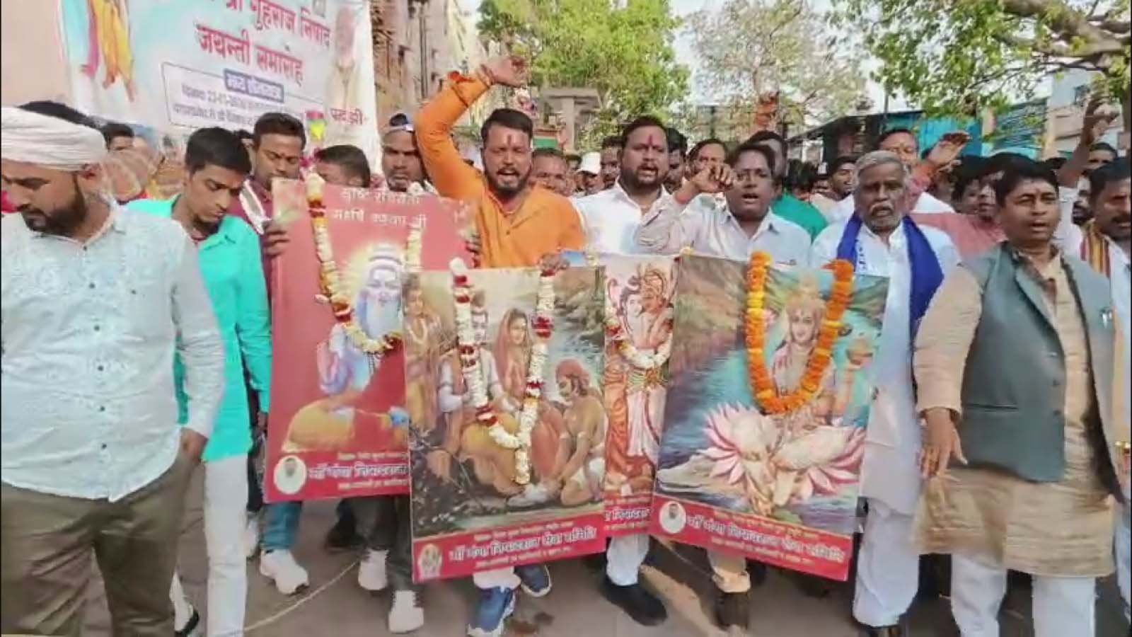 वाराणसी में धूमधाम से मनाई गई निषादराज और कश्यप जयंती, सरकारी अवकाश की उठी मांग