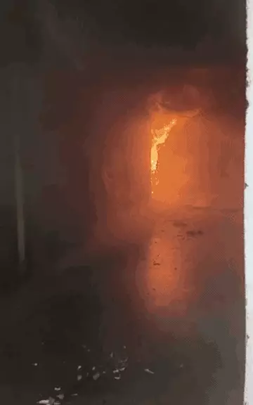 वाराणसी: नदेसर के पीसीएफ प्लाजा में भीषण आग, दर्जनभर दुकानें जलकर खाक; करीब एक करोड़ का नुकसान