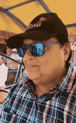 बनारस की गलियों में रिक्शे पर निकले कॉमेडियन राकेश बेदी, बोले- “कभी-कभी ऐसे एडवेंचर जरूरी हैं”