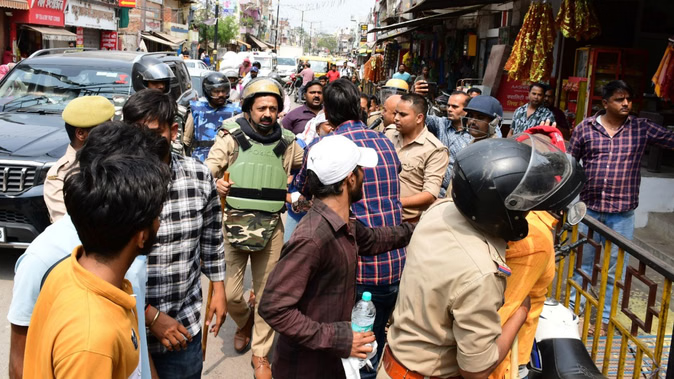 हत्याकांड की तस्वीरें: सिर-सीने में लगीं 4 गोलियां, यूपी कॉलेज में दिनदहाड़े फायरिंग से छात्र की मौत