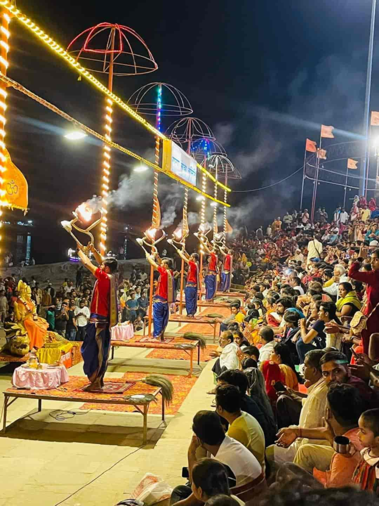 अस्सी घाट पर आस्था की आड़ में वसूली का खेल !