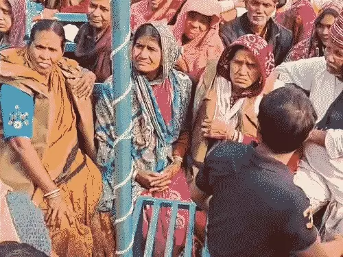 होली पर वाराणसी में गंगा में नौका विहार पर ब्रेक, सुबह 4 से शाम 4 बजे तक पूर्ण प्रतिबंध