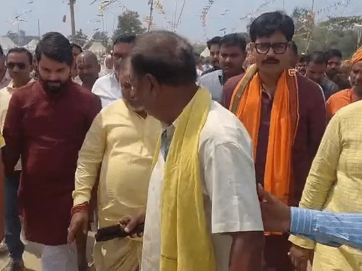 अयोध्या के राजघाट में लक्ष्मी नारायण महायज्ञ के पंडाल में भीषण आग, कोई हताहत नहीं