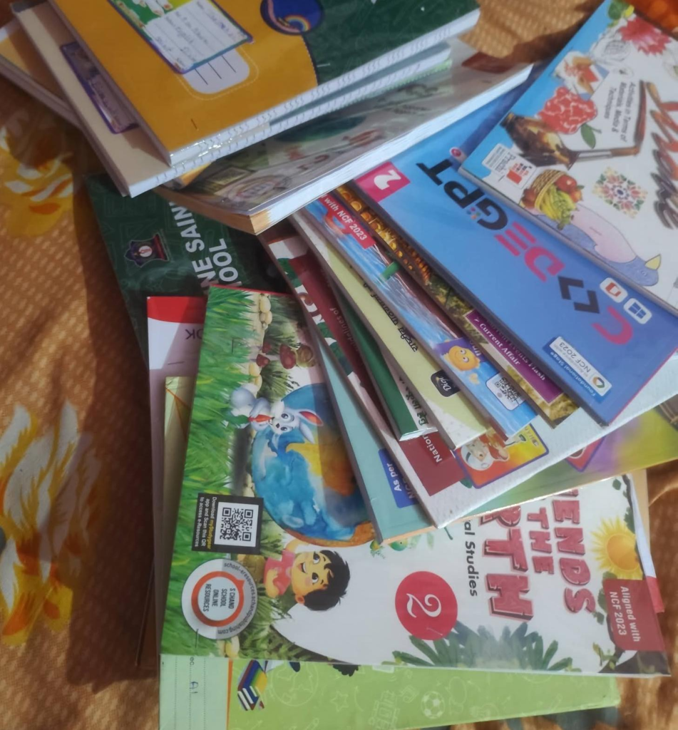 शिक्षा के नाम पर अभिभावकों की जेब पर डाका !