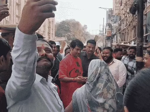 शंकराचार्य के समर्थन में उतरे बागेश्वर बाबा, बोले- गो माता और सनातन की बात करने वाले संतों के साथ हूं