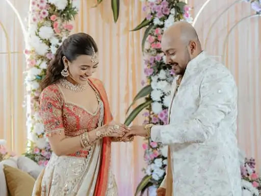 भारतीय क्रिकेटर पृथ्वी शॉ ने इन्फ्लुएंसर आकृति अग्रवाल से की सगाई, सोशल मीडिया पर साझा की खुशखबरी