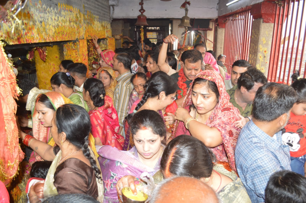 शीतला अष्टमी पर रखा व्रत, मां भगवती की हुई पूजा