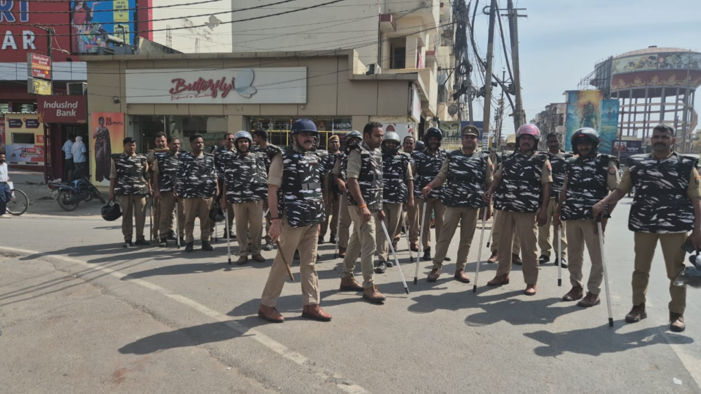 अकीदत के साथ अदा हुई अलविदा जुमे की नमाज