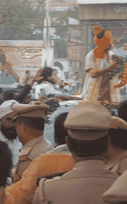 वाराणसी में धीरेंद्र शास्त्री का जोरदार स्वागत, सनातन प्रचार और हिंदुत्व पर दिया बड़ा संदेश