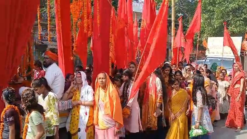 अंजनी के लाल के जन्मोत्सव पर ‘भगवामय’ हुई काशी, 25 हजार भक्तों का उमड़ा सैलाब