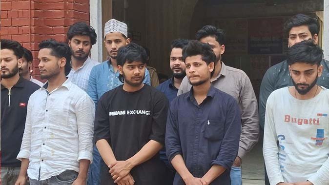 गंगा में नाव पर इफ्तार मामला, 14 आरोपियों की जमानत याचिका खारिज