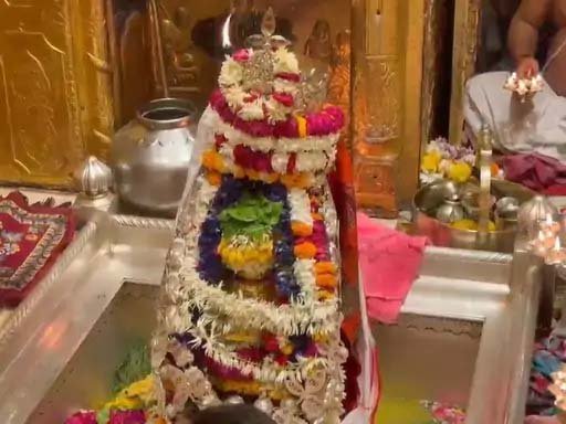 वाराणसी में तपती गर्मी के बीच अनोखी आस्था: बाबा विश्वनाथ पर गंगाजल की सतत जलधारा शुरू