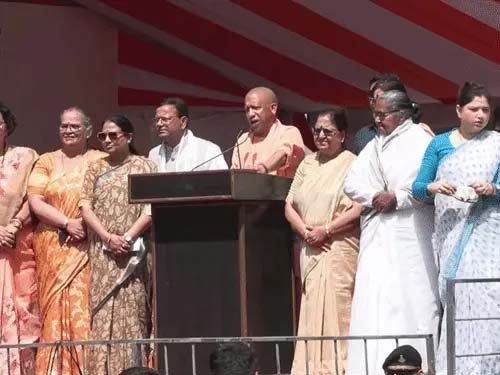 लखनऊ में भाजपा का शक्ति प्रदर्शन: महिला आरक्षण बिल को लेकर ‘जन आक्रोश पदयात्रा’, सीएम योगी भी शामिल