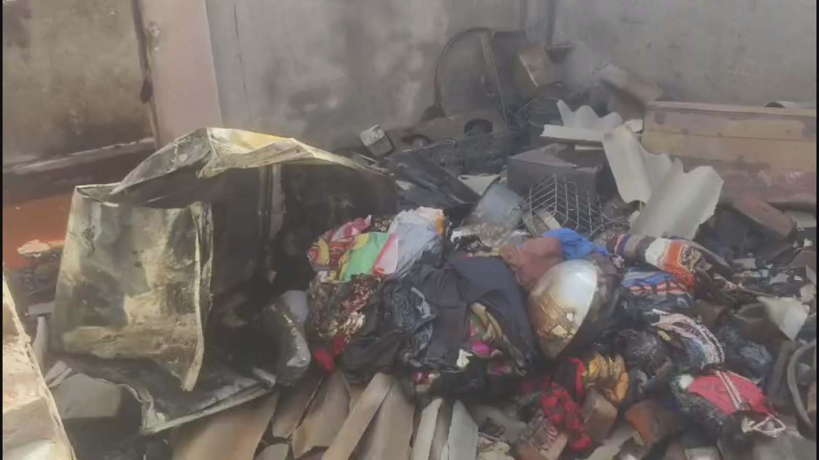 वाराणसी में गैस सिलेंडर धमाका, मकान का ऊपरी हिस्सा क्षतिग्रस्त, एक व्यक्ति झुलसा