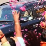 काशी में उमड़ा जनसैलाब: पीएम Narendra Modi के 14 किमी लंबे रोड शो में दिखा अभूतपूर्व उत्साह