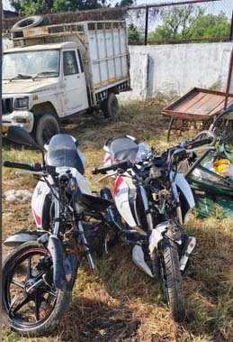 वाराणसी: अखरी बाईपास पर दो बाइकों की जोरदार टक्कर, दो युवकों की मौत; परिवारों में मचा कोहराम