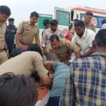 हैदरनगर मार्ग पर स्कूल बस और मोटरसाइकिल की भीषण टक्कर, पिता और दो बच्चों की मौत