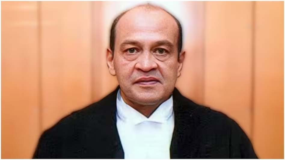 दिल्ली आवास में जले नोट मिलने के विवाद के बीच जस्टिस यशवंत वर्मा ने दिया इस्तीफा