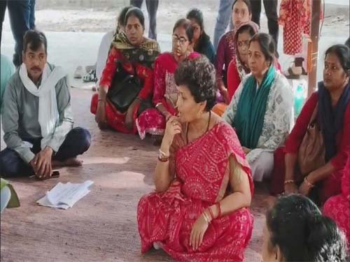 बीएचयू जूनियर क्लर्क भर्ती विवाद: कर्मचारियों का आंदोलन तीसरे दिन भी जारी, नियमितीकरण की मांग तेज