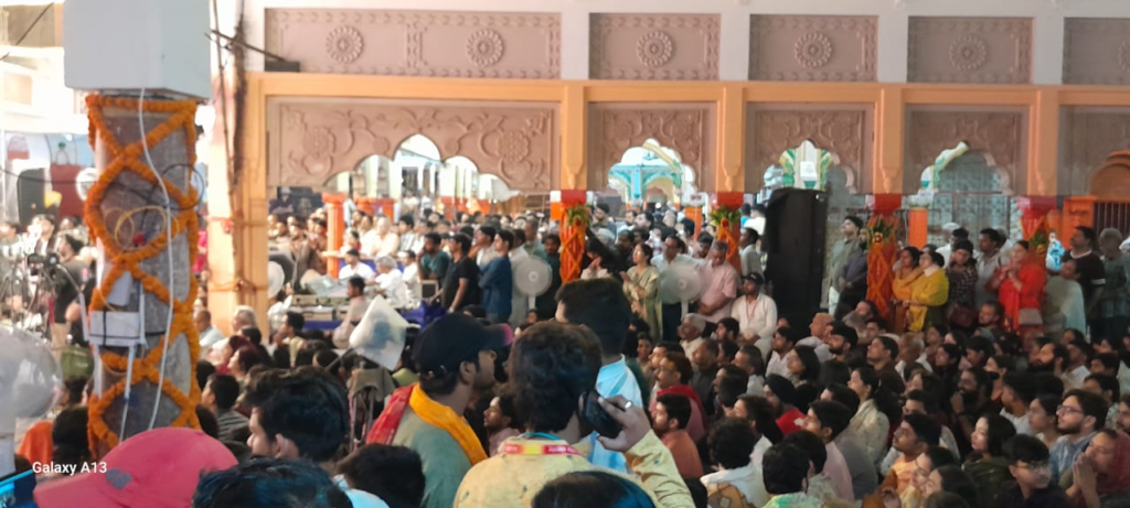 संकट मोचन संगीत समारोह की तीसरी निशा में जसपिंदर नरुला ने बांधा समां, बारिश में भी झूमे श्रोता