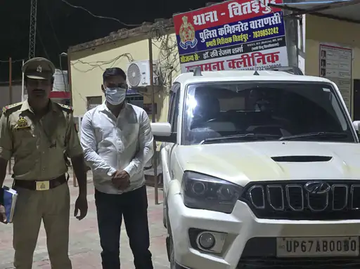 बीएचयू के पास युवती से छेड़छाड़, वीडियो वायरल होने पर एक आरोपी गिरफ्तार