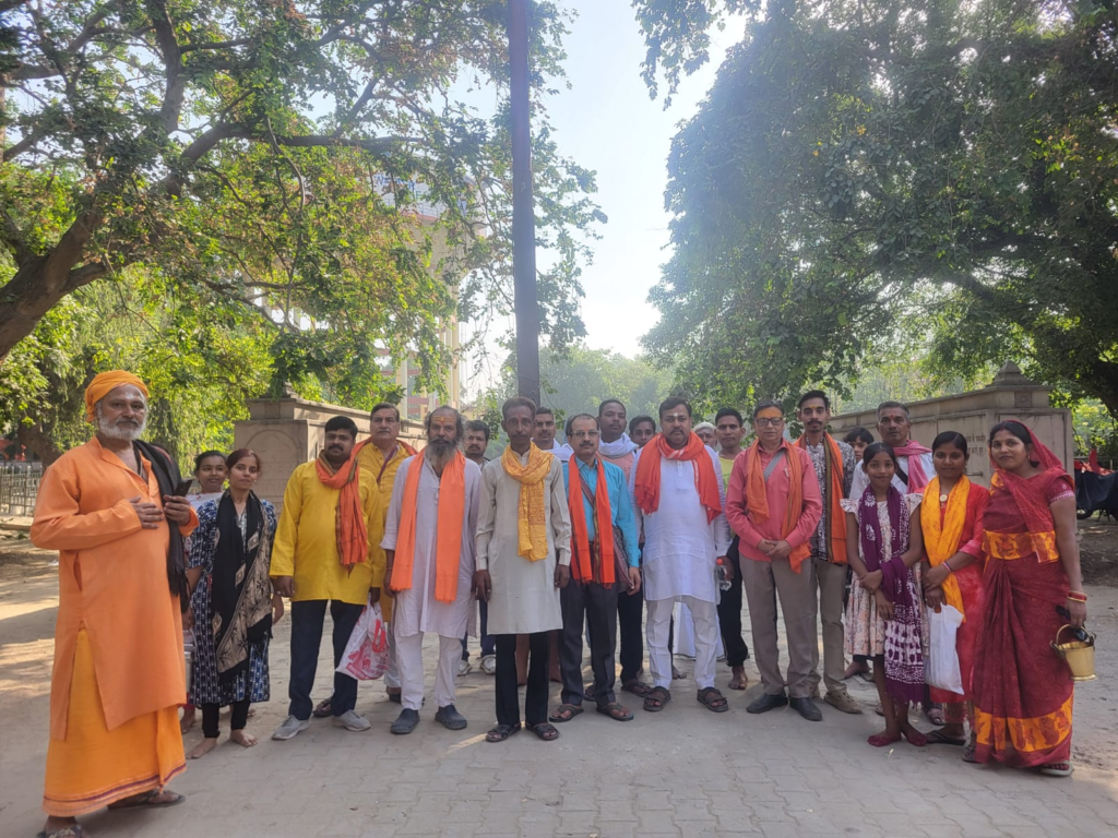 अक्षय तृतीया पर काशी में ओमकार खण्ड अंतर्गृही पदयात्रा सम्पन्न, भीषण गर्मी में भी भक्तों का उत्साह बरकरार