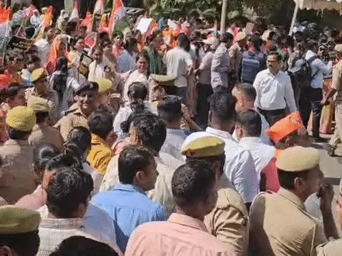 लखनऊ में भाजपा का शक्ति प्रदर्शन: महिला आरक्षण बिल को लेकर ‘जन आक्रोश पदयात्रा’, सीएम योगी भी शामिल