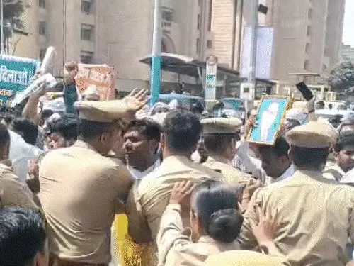 लखनऊ में 69,000 शिक्षक भर्ती अभ्यर्थियों का जोरदार प्रदर्शन, पुलिस से हुई झड़प