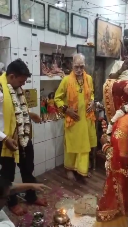 वाराणसी में फर्जी पहचान से शादी का आरोप: धर्म बदलने का दबाव, शोषण का केस; हिरासत से आरोपी फरार, पुलिस पर सवाल