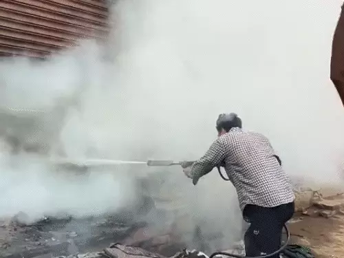 कानपुर में भीषण आग: 3 दुकानें जलीं, एक ही परिवार के 6 लोग चपेट में