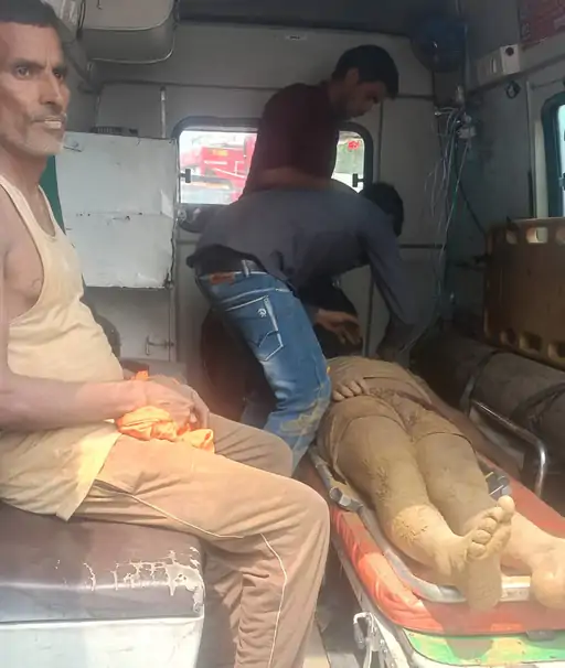 लखनऊ में निर्माणाधीन अस्पताल की दीवार धंसी, इमारत गिरने से मजदूर की मौत, फायर ब्रिगेड का रेस्क्यू ऑपरेशन जारी