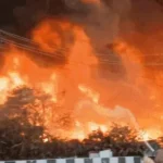 लखनऊ में भीषण आग का तांडव: 30 से अधिक सिलेंडर फटे, 50 से ज्यादा झुग्गियां राख, सैकड़ों परिवार बेघर