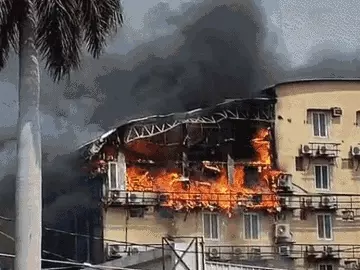प्रयागराज के सिविल लाइंस स्थित होटल में भीषण आग, सभी मेहमान सुरक्षित निकाले गए