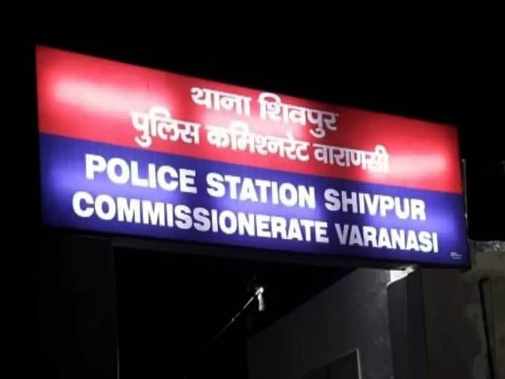 कमरे में फंदे से लटका मिला बीए के छात्र का शव