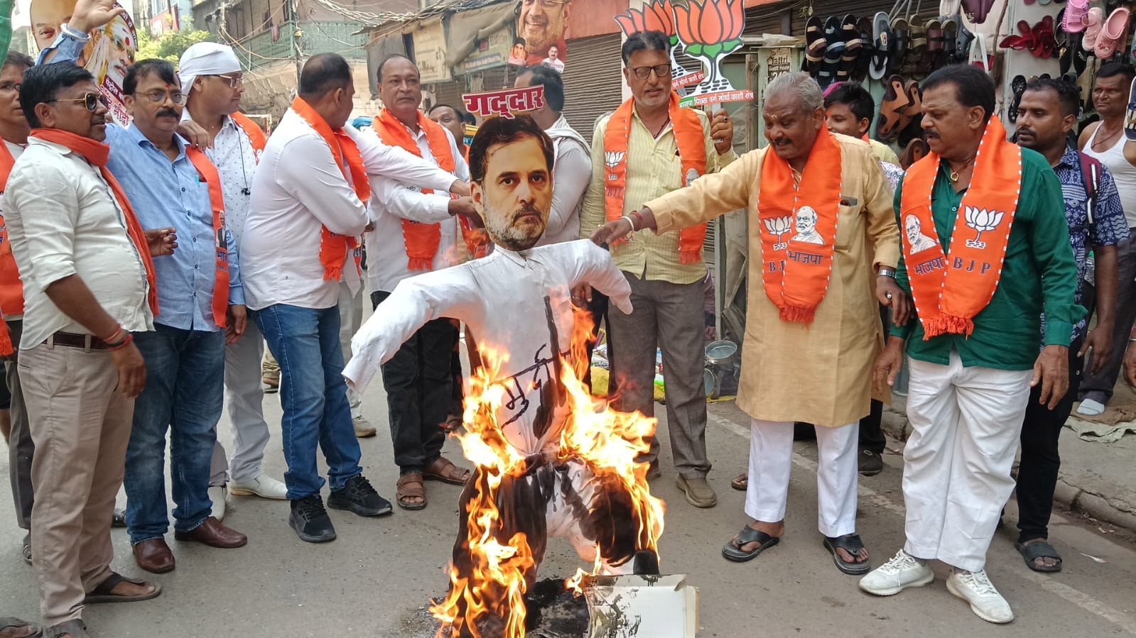 राहुल गांधी के बयान पर भाजपा कार्यकर्ताओं का विरोध