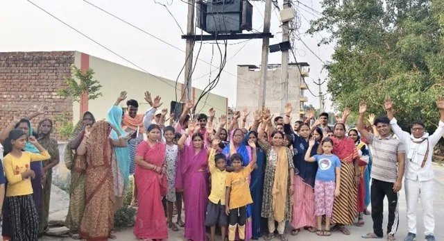 डोमरी में 48 घंटे से बिजली गुल, ग्रामीणों का प्रदर्शन
