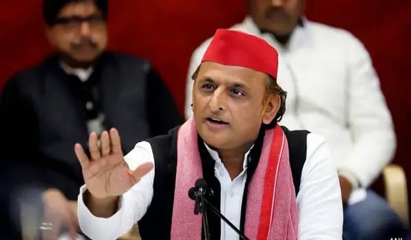 अखिलेश यादव का भाजपा पर तीखा हमला, बिजली व्यवस्था और ‘फर्जी एनकाउंटर’ पर उठाए सवाल