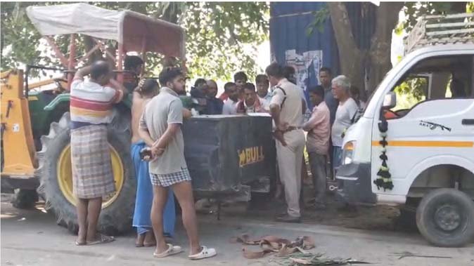 बलिया-छपरा मार्ग हादसा: मैजिक पलटने के बाद ट्रक ने रौंदा, 4 की मौत, 4 घायल