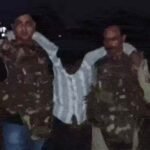 वाराणसी में पुलिस मुठभेड़: चेन स्नैचिंग का आरोपी घायल, हथियार और बाइक बरामद