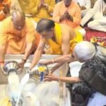 काशी में योगी का बड़ा बयान: सनातन को मिटाने वाले खुद मिट्टी में मिल गए