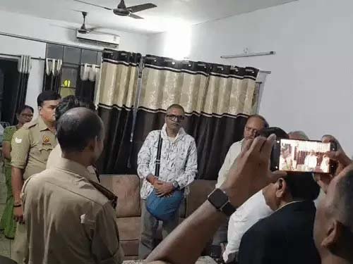 वाराणसी में MBBS डॉक्टर ने की आत्महत्या: कमरे में फंदे से लटका मिला शव, MD की तैयारी को लेकर तनाव की आशंका