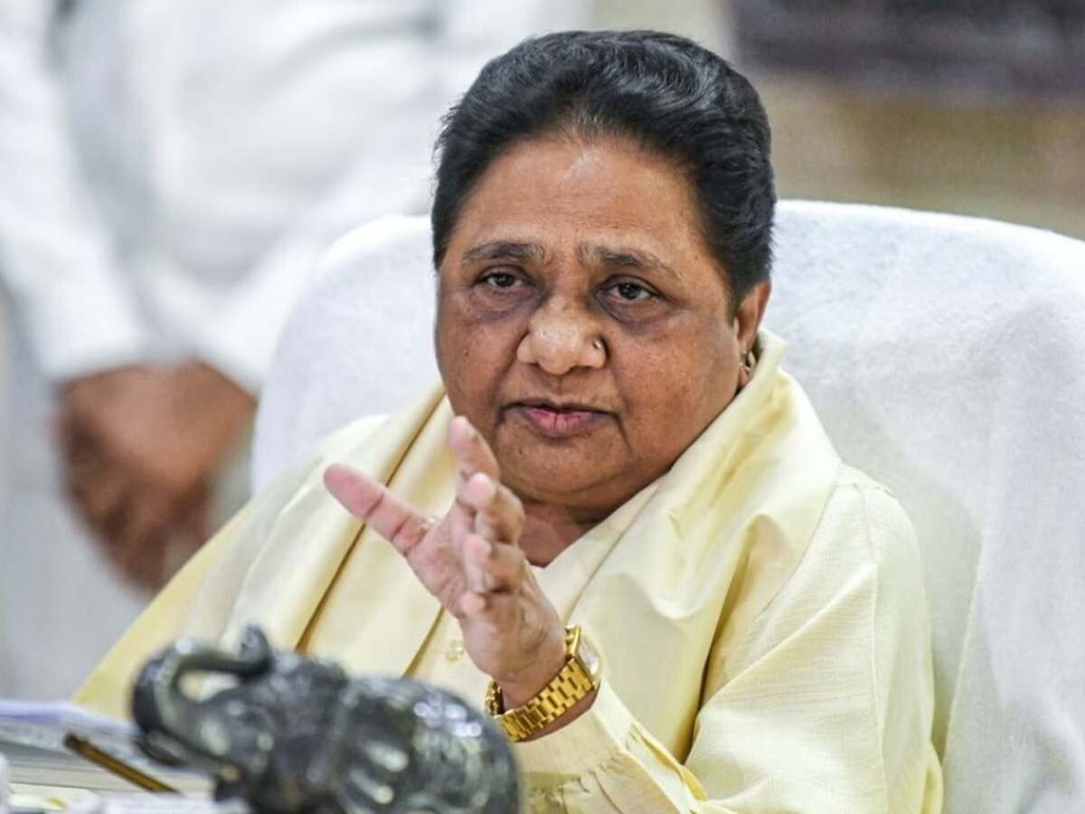 पीएम की संयम अपील पर मायावती का निशाना, बोलीं-देश आर्थिक दबाव के दौर से गुजर रहा
