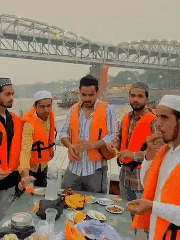 गंगा में नाव पर इफ्तार पार्टी मामले में 8 युवकों को हाईकोर्ट से जमानत59 दिन बाद मिली राहत, बाकी 6 आरोपियों की याचिका पर 18 मई को होगी सुनवाई